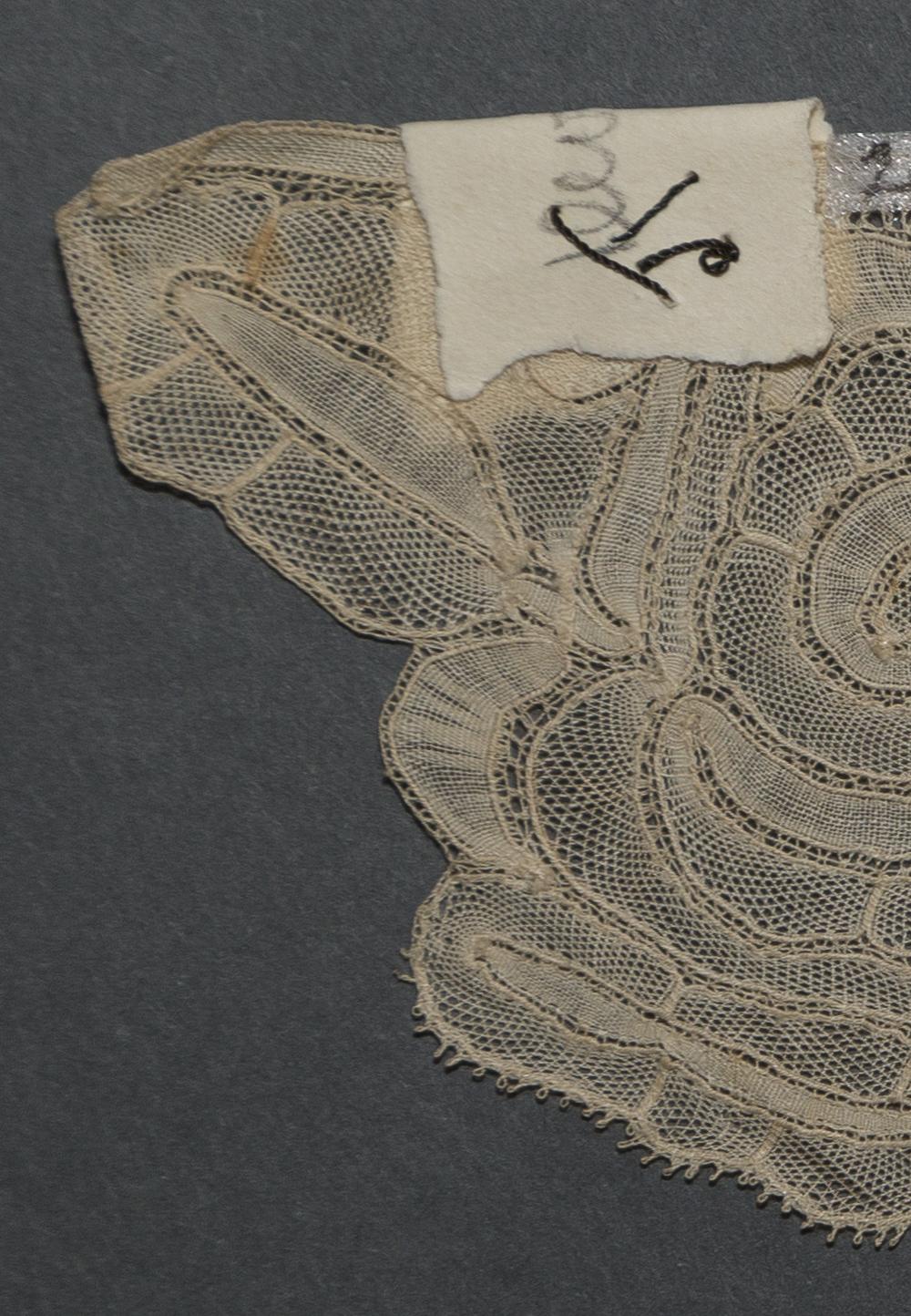 2002.0001.001.064 A Passementerie, detail 2, reverse