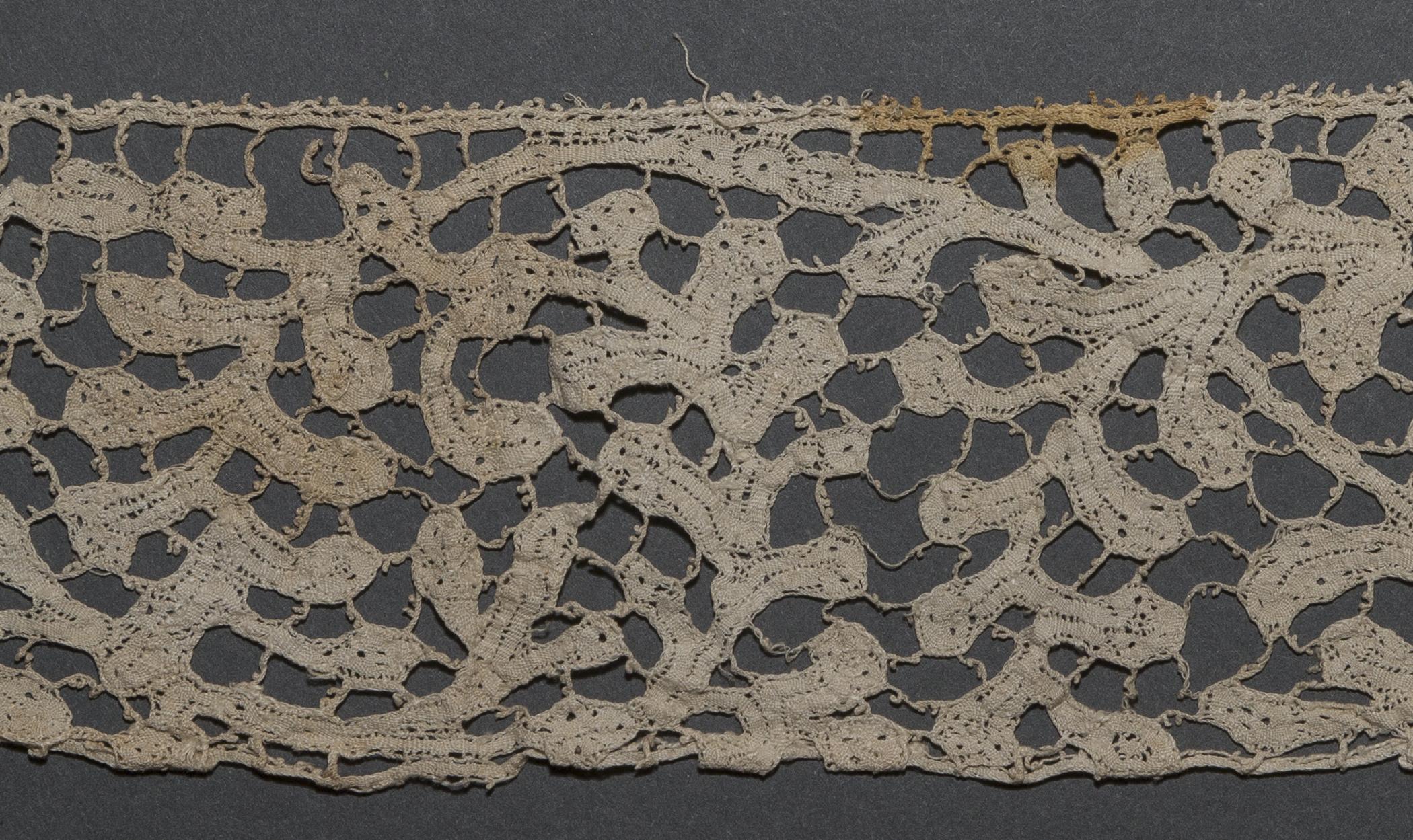2002.0001.001.069 Passementerie, detail1
