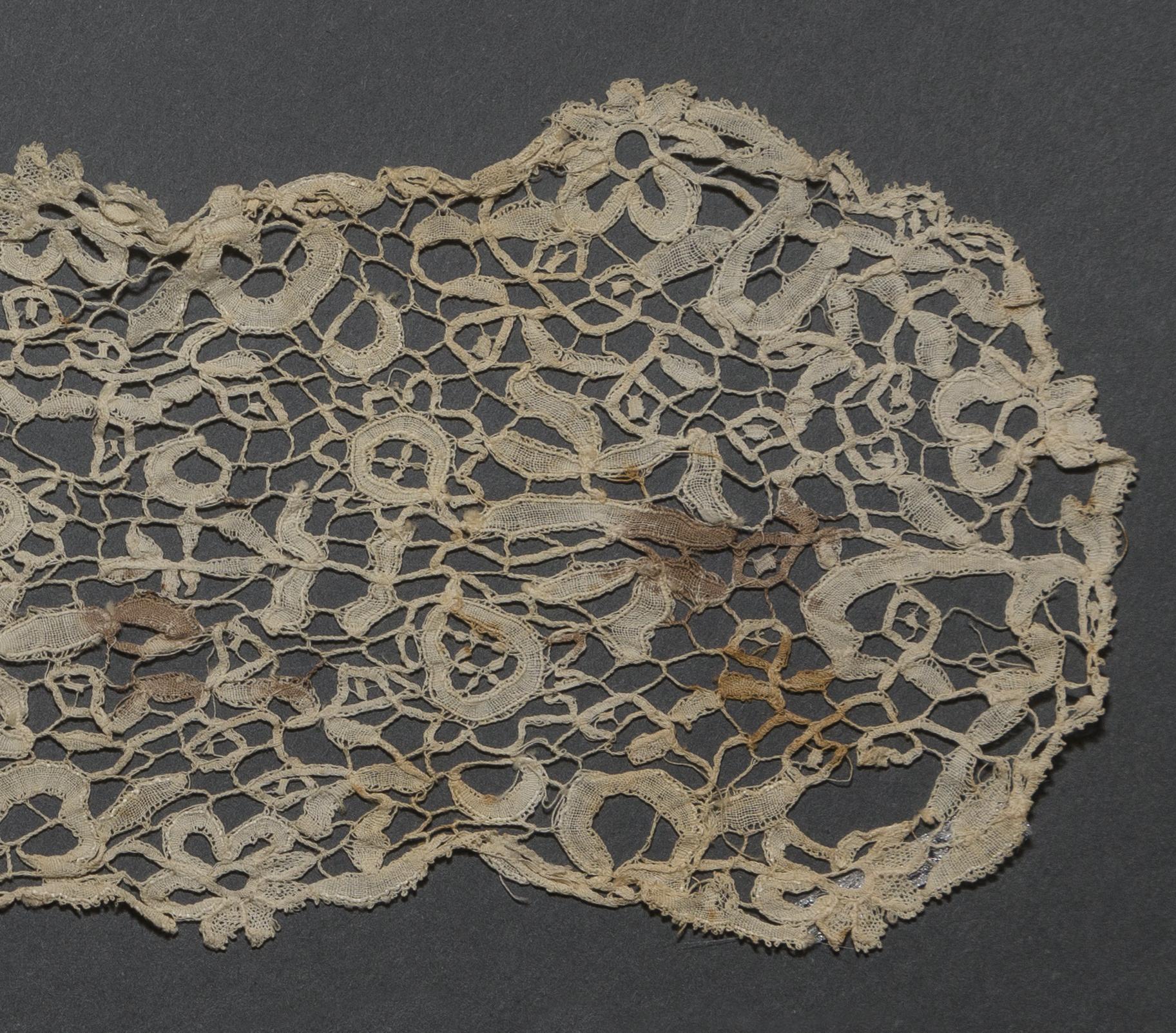 2002.0001.001.071 Lappet, detail 1