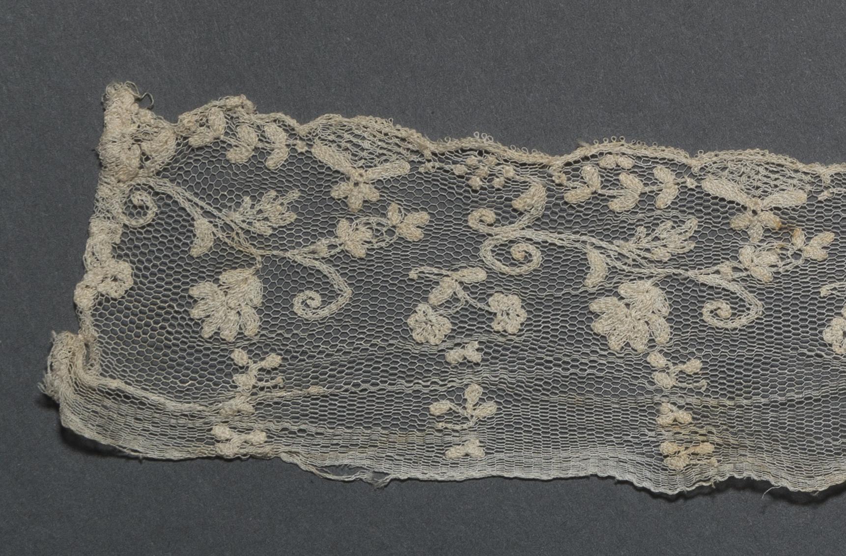 2002.0001.001.083 Passementerie, detail 1, reverse