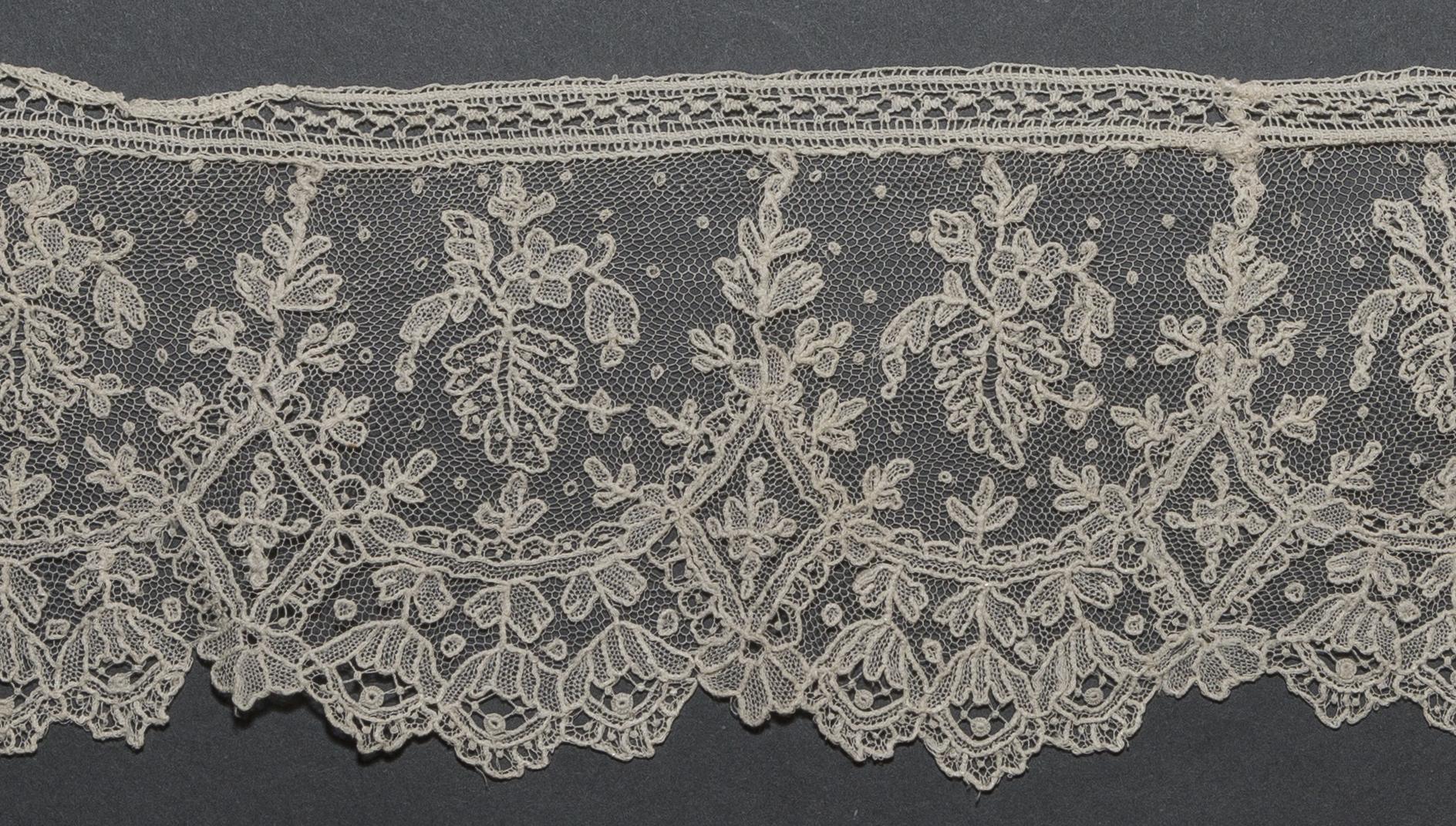 2002.0001.001.084 A Passementerie, detail 1, reverse