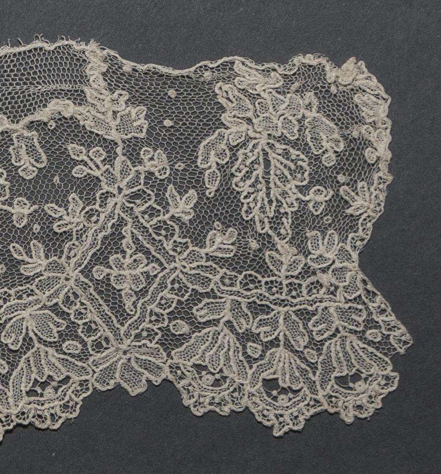 2002.0001.001.084 A Passementerie, detail 2, reverse