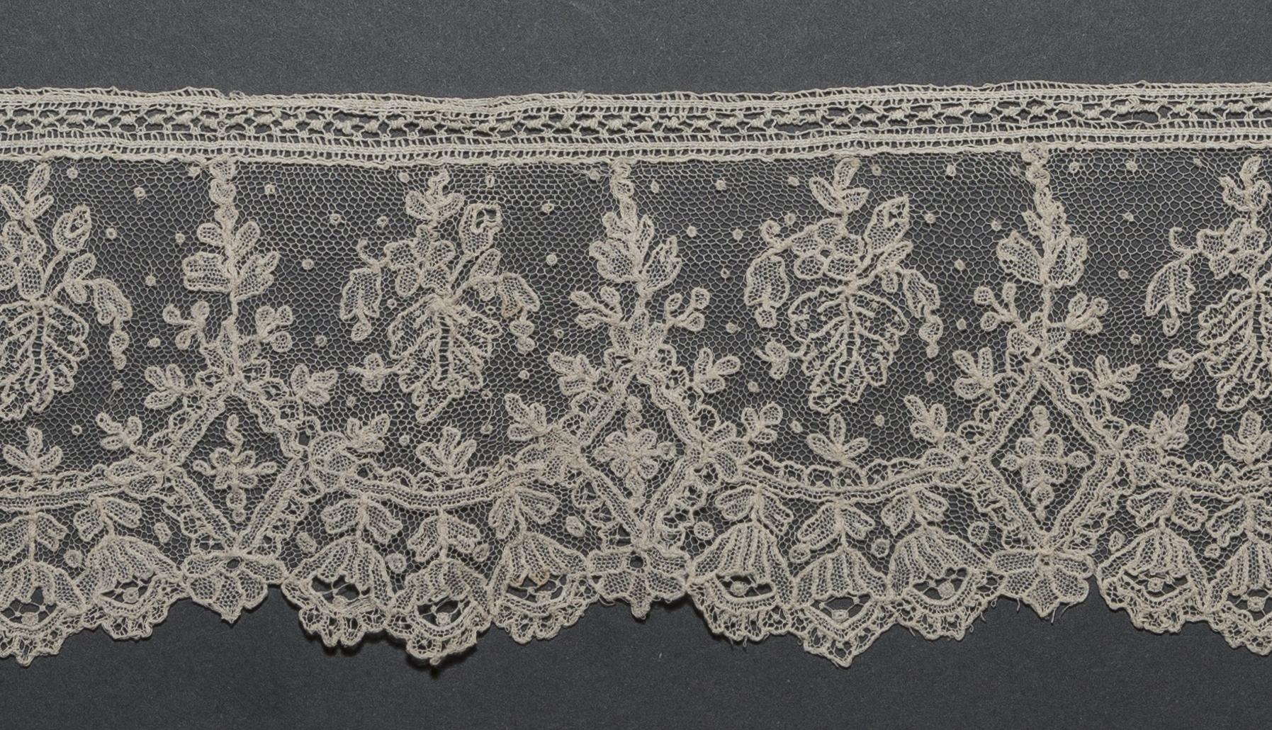 2002.0001.001.084 B Passementerie, detail 1, reverse
