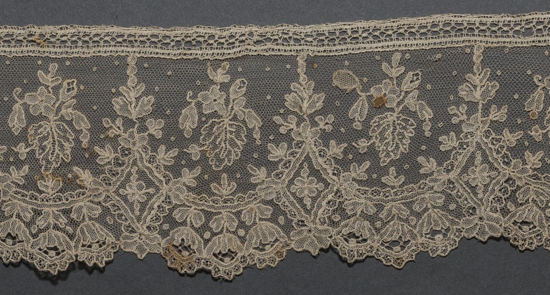 2002.0001.001.084 C Passementerie, detail 1, reverse