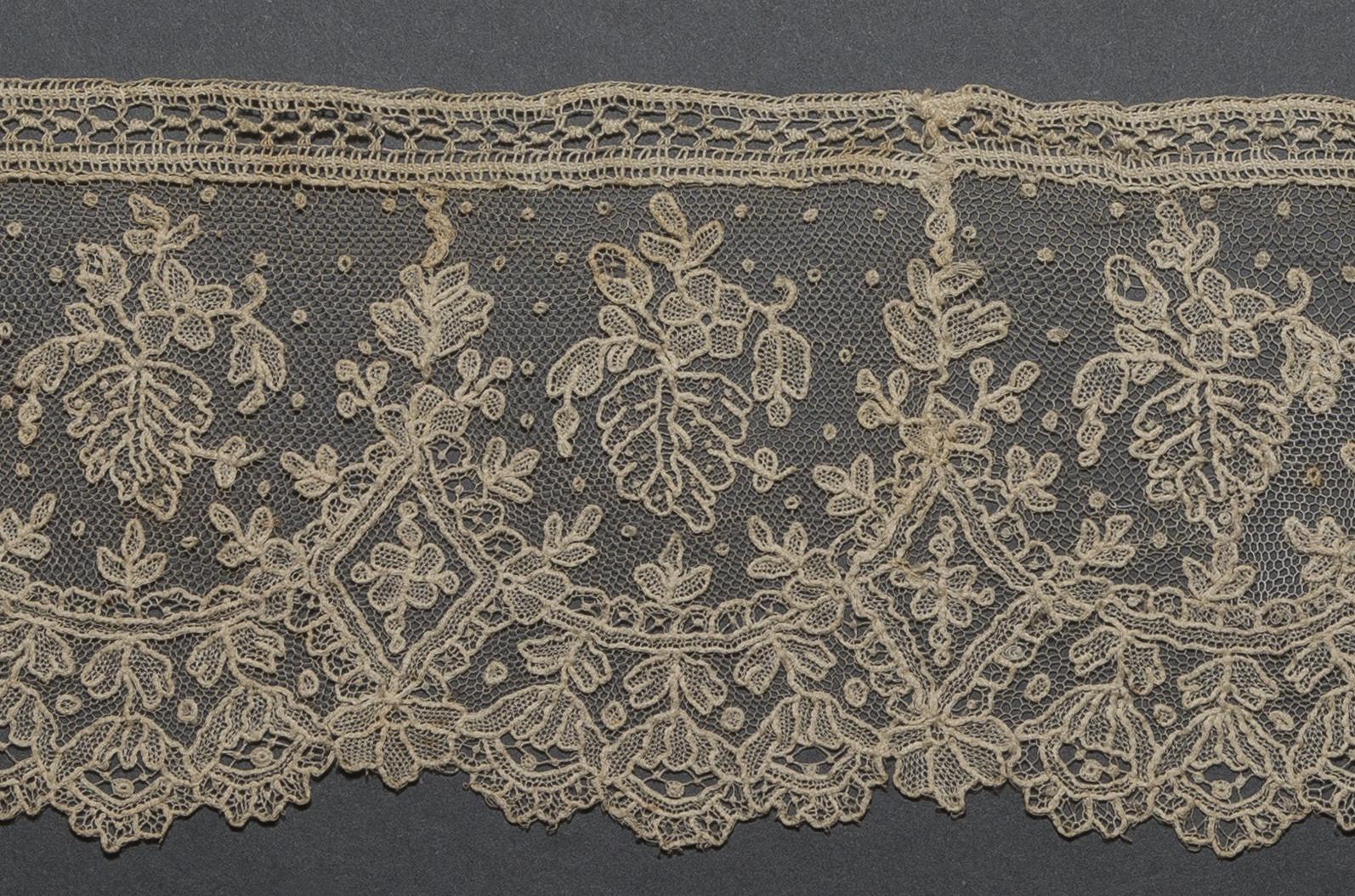 2002.0001.001.084 D Passementerie, detail 1