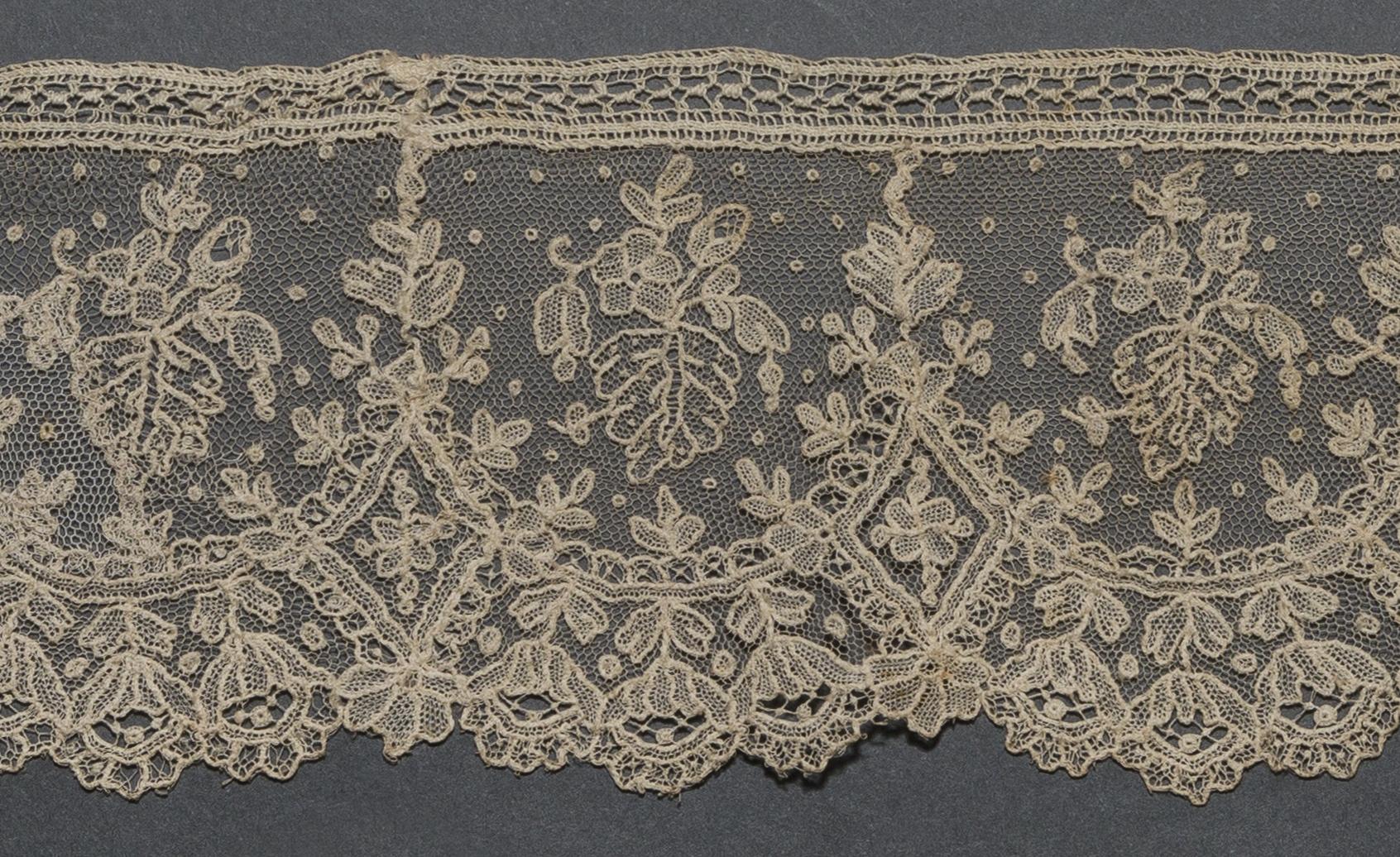 2002.0001.001.084 D Passementerie, detail 1, reverse