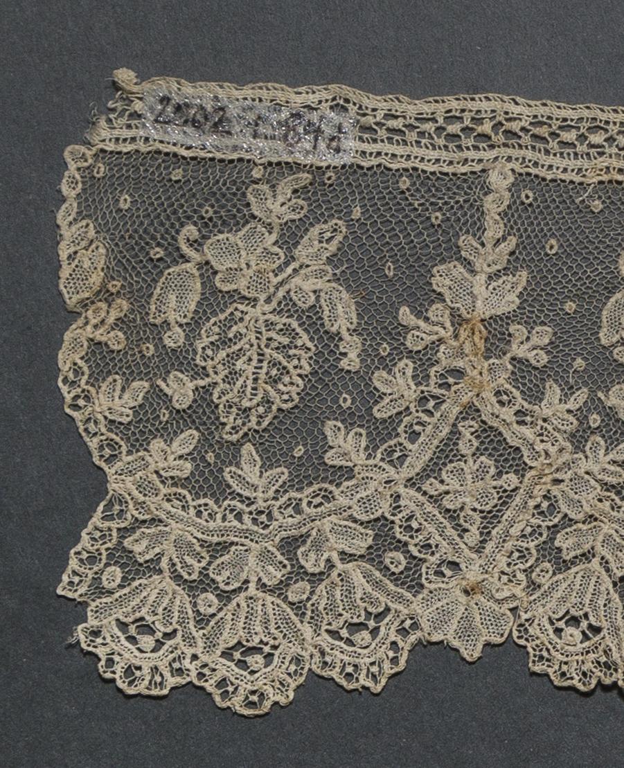 2002.0001.001.084 D Passementerie, detail 2, reverse