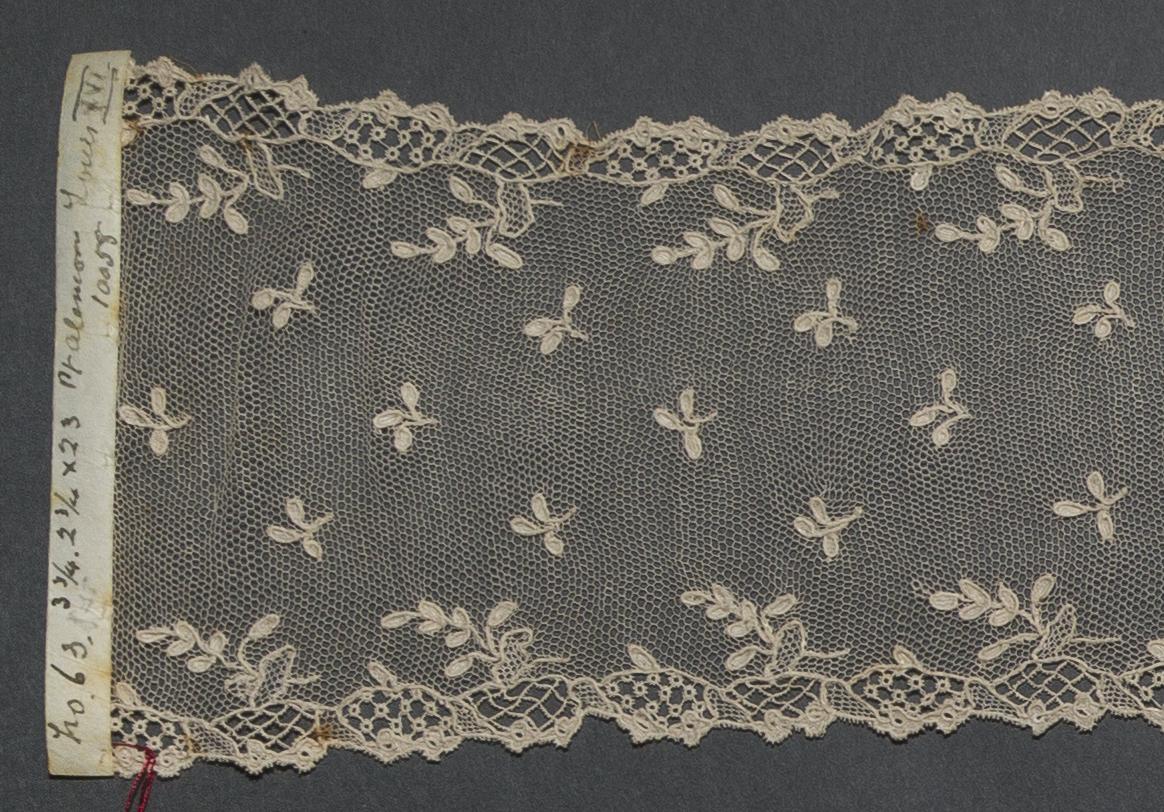 2002.0001.001.086 B Lappet, detail 1