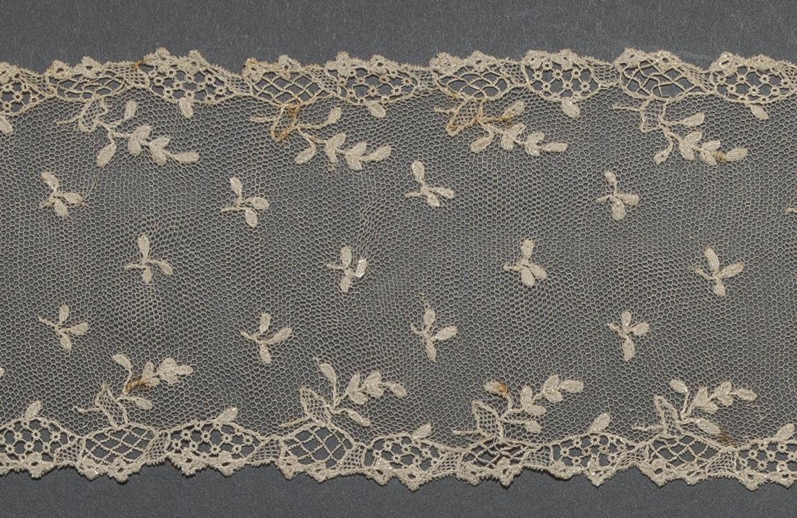 2002.0001.001.086 B Lappet, detail 2, reverse