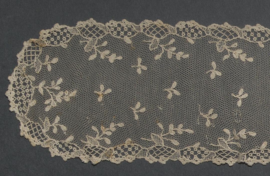 2002.0001.001.086 B Lappet, detail 3, reverse