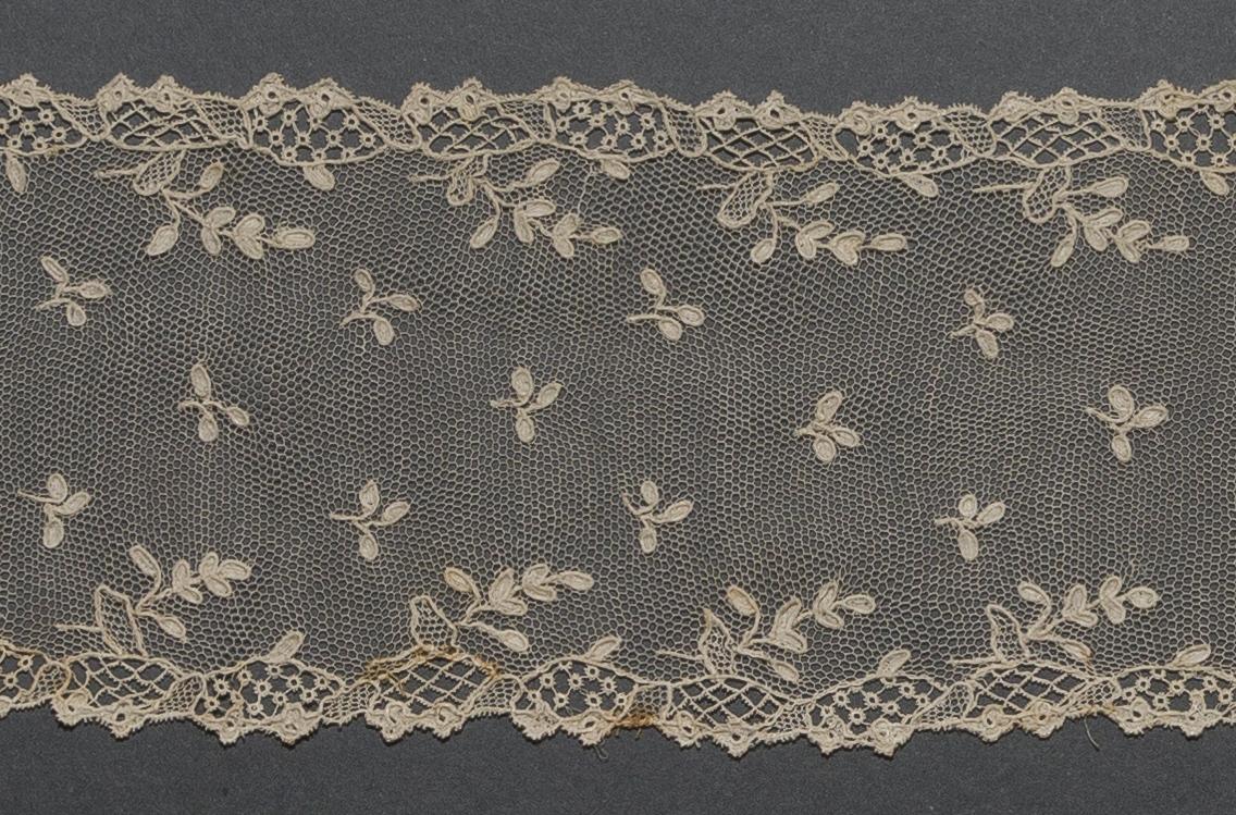 2002.0001.001.086 A Lappet, detail 2