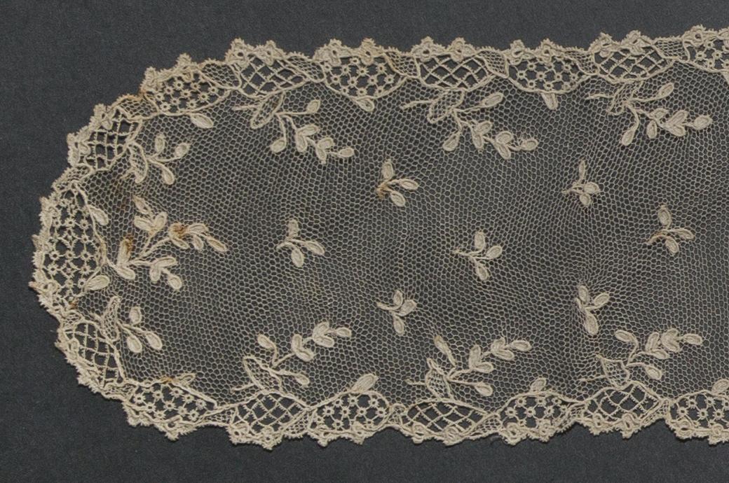 2002.0001.001.086 A Lappet, detail 3