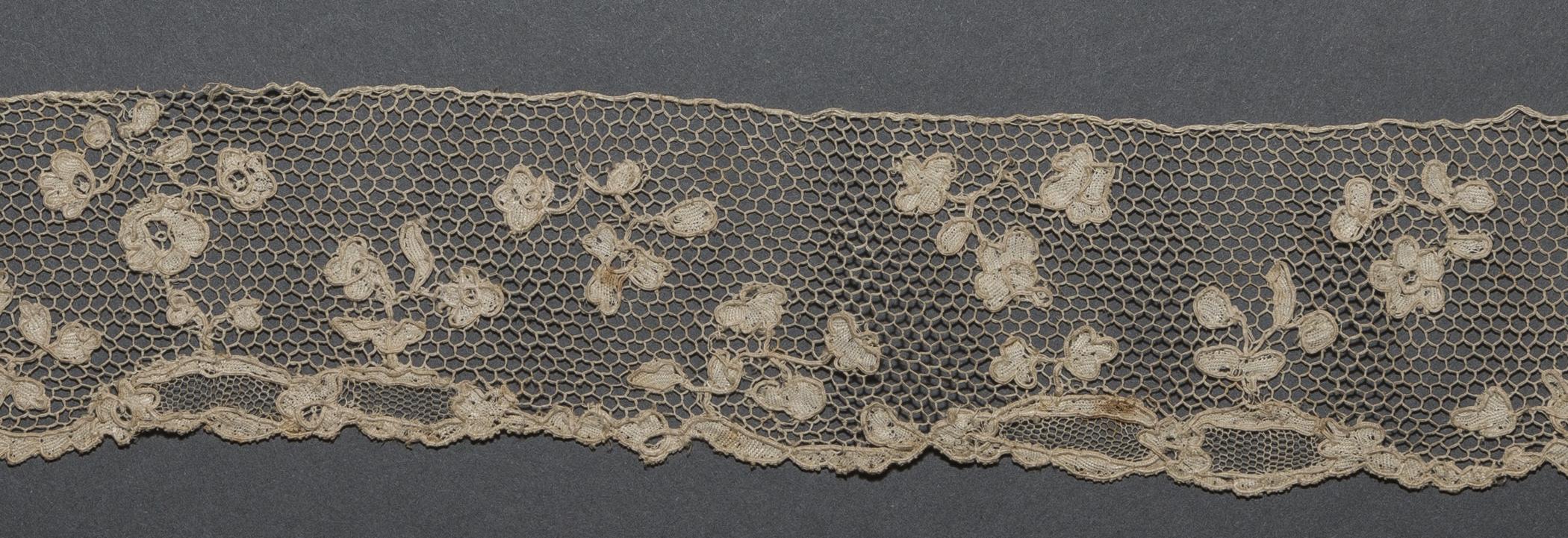 2002.0001.001.087 Passementerie, detail 1