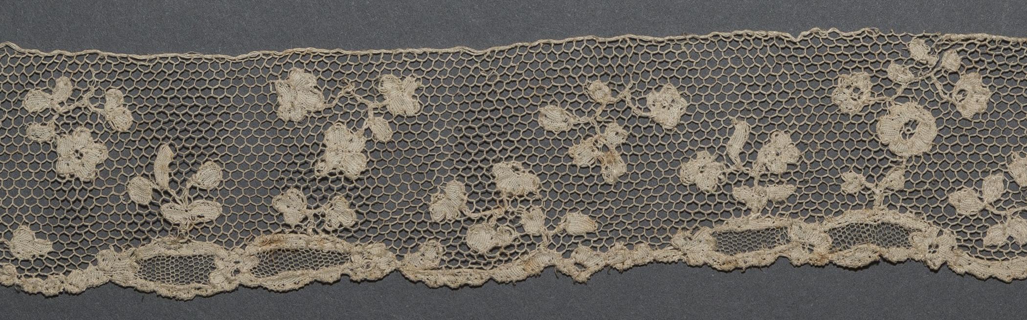 2002.0001.001.087 Passementerie, detail 1, reverse