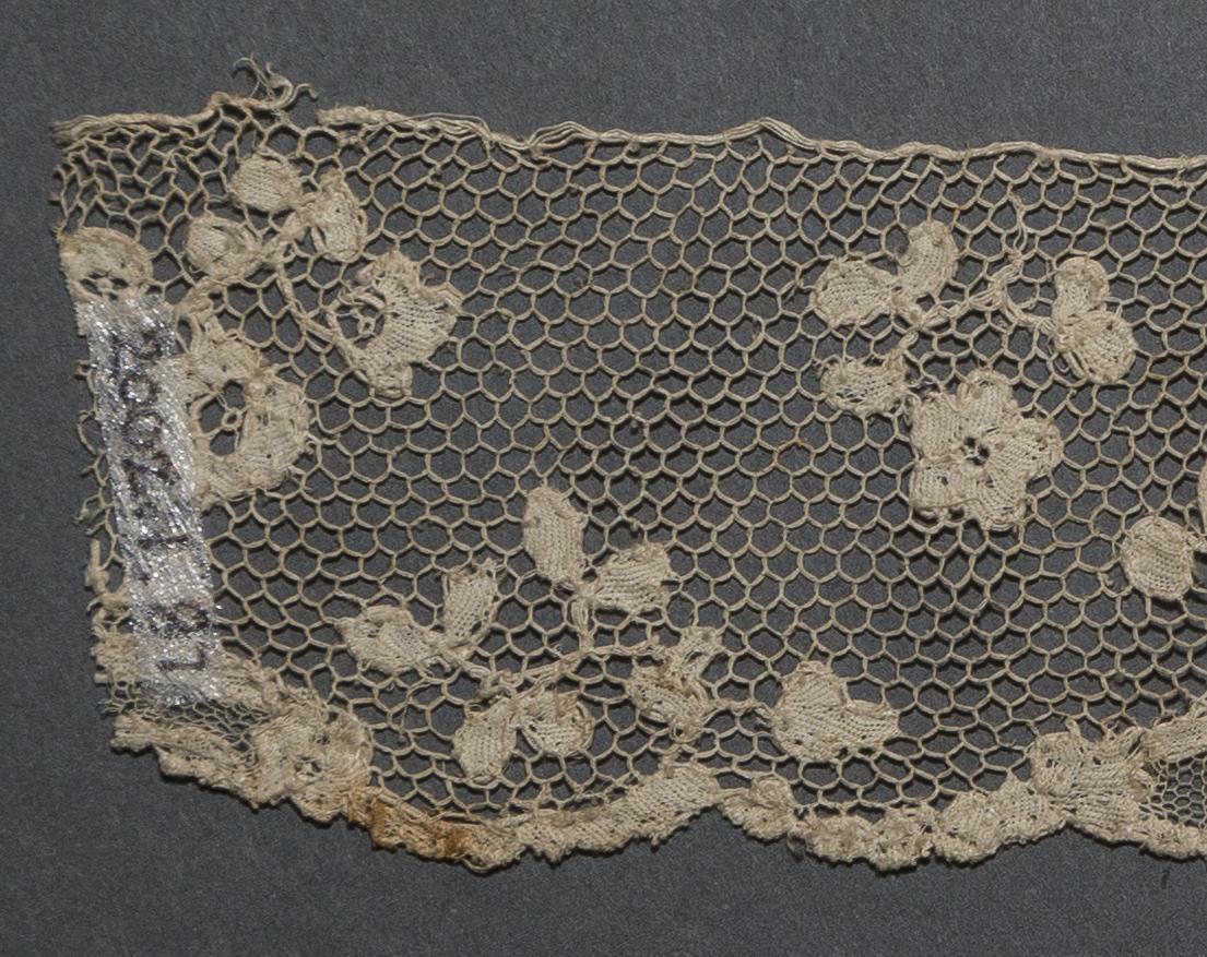 2002.0001.001.087 Passementerie, detail 2, reverse