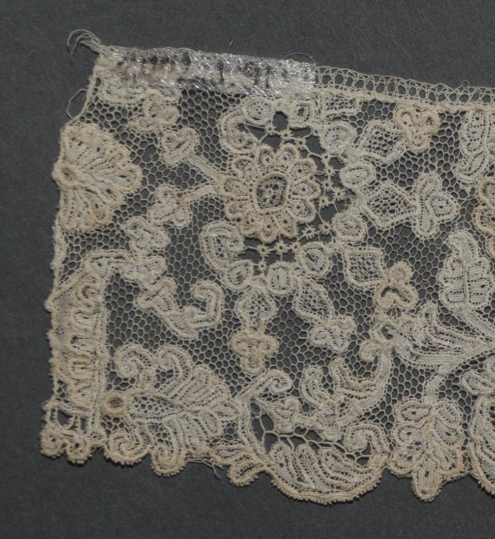 2002.0001.001.091 Passementerie, detail 1, reverse