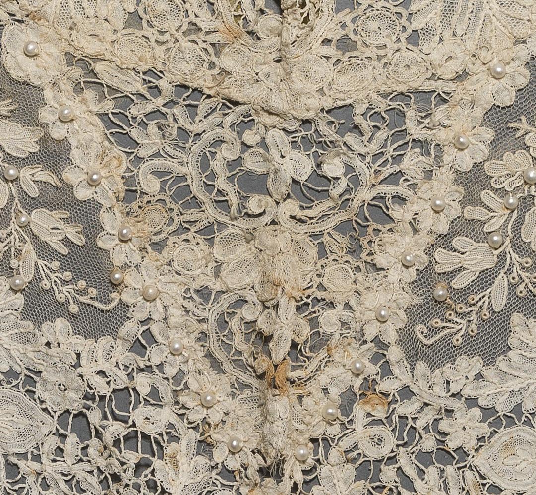 2002.0001.001.092 Collar, detail 3