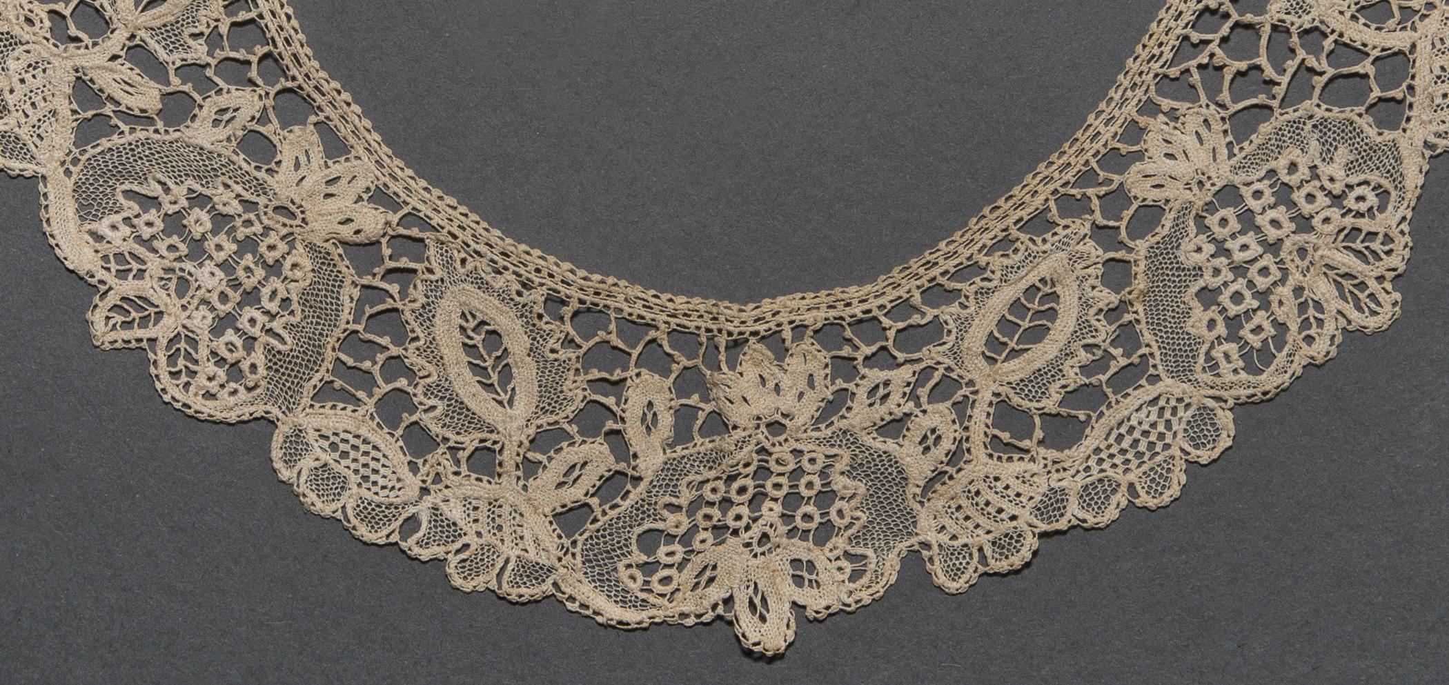 2002.0001.001.093 Collar, detail 1