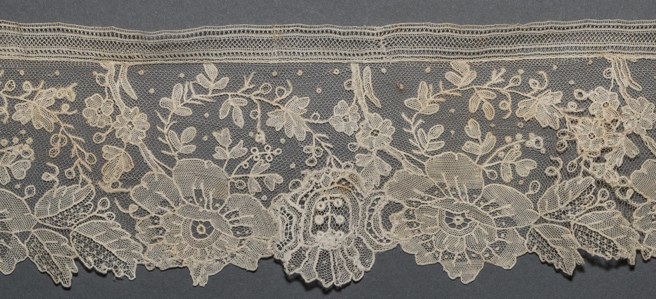 2002.0001.001.095 Passementerie, detail 1, reverse