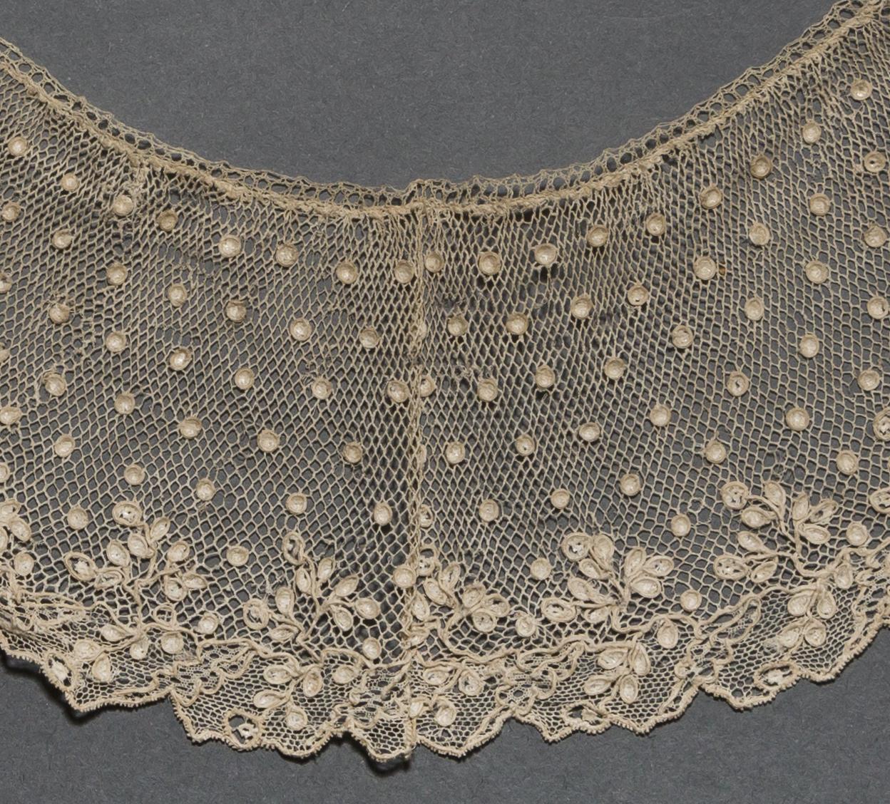 2002.0001.001.097 Collar, detail 1