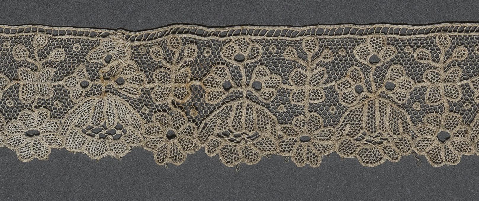 2002.0001.001.098 Passementerie, detail 1, reverse