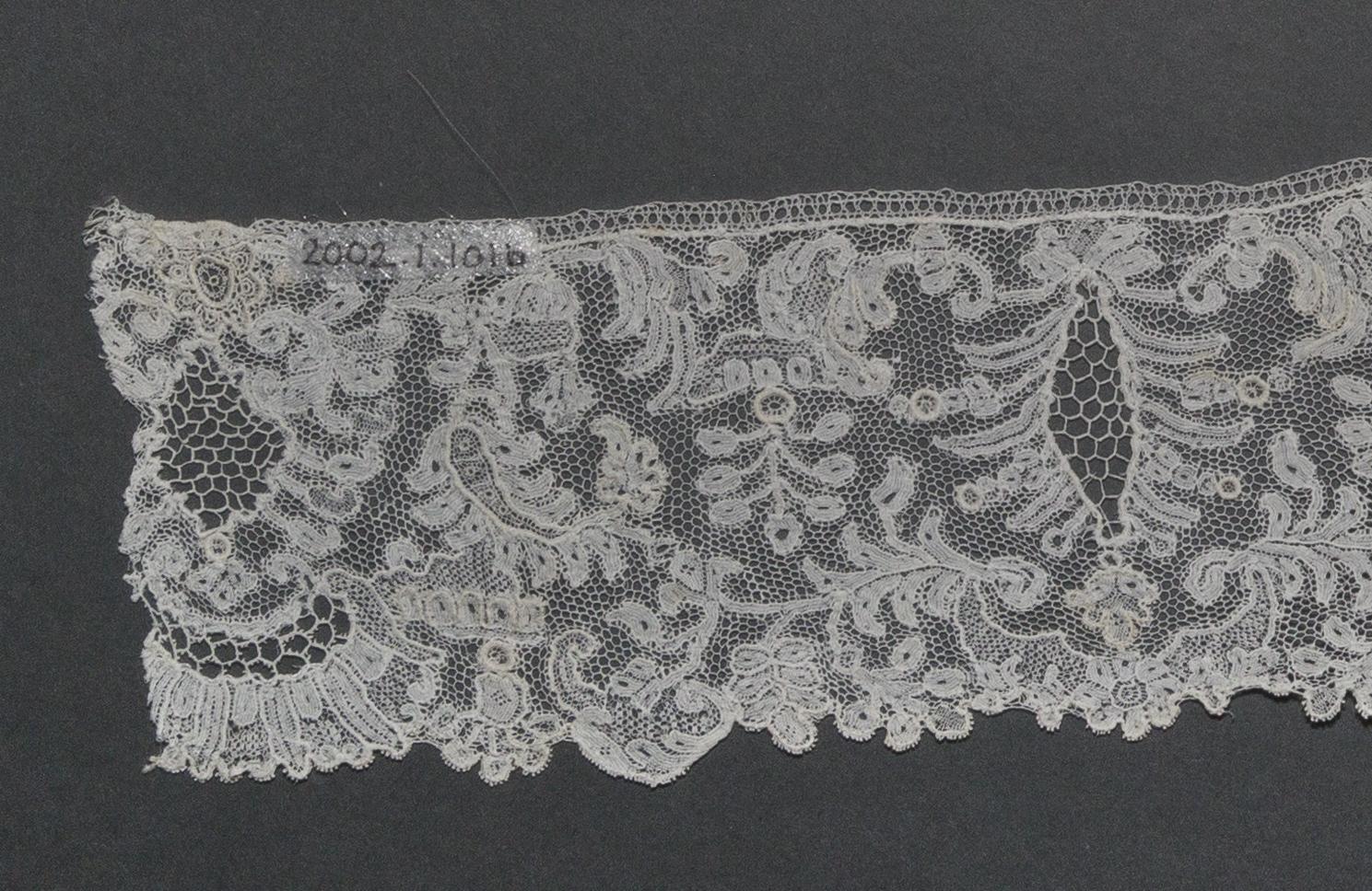 2002.0001.001.101 B Passementerie, detail 2