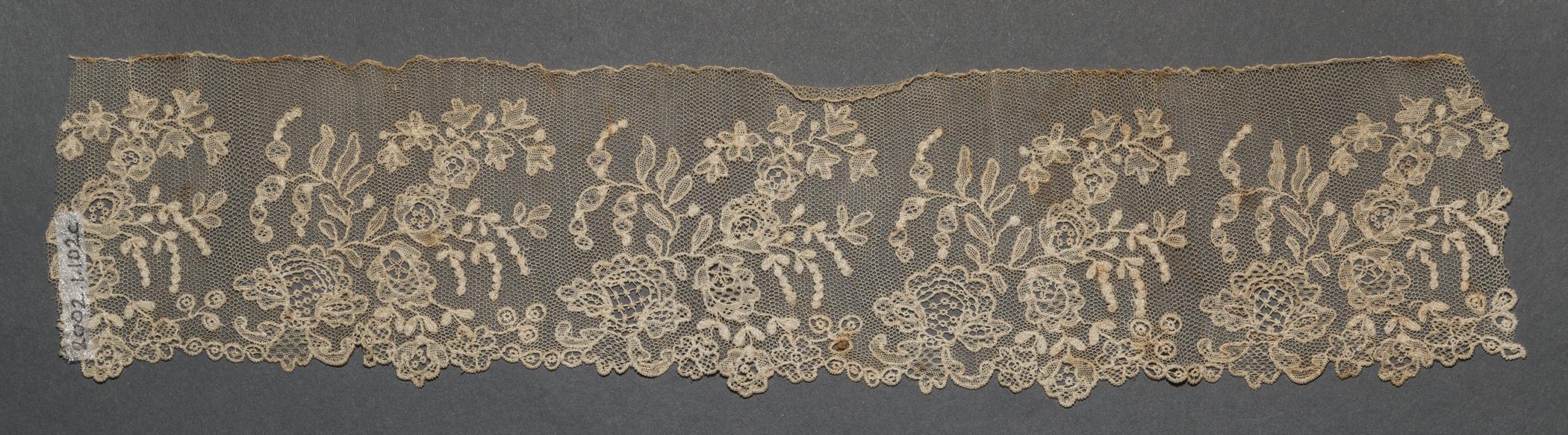 2002.0001.001.102 C Passementerie, overall, reverse