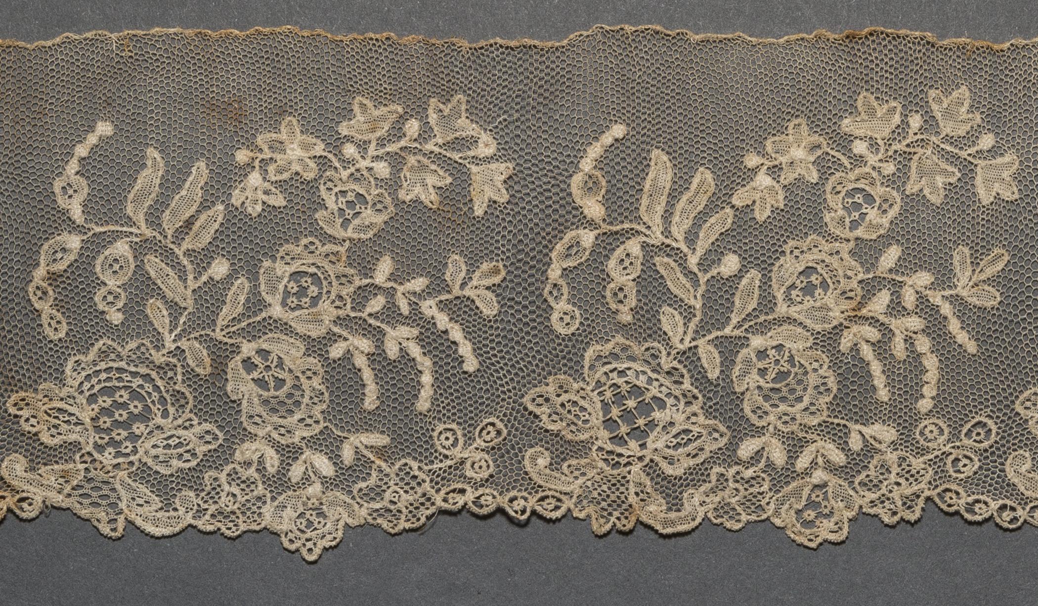 2002.0001.001.102 B Passementerie, detail 1, reverse