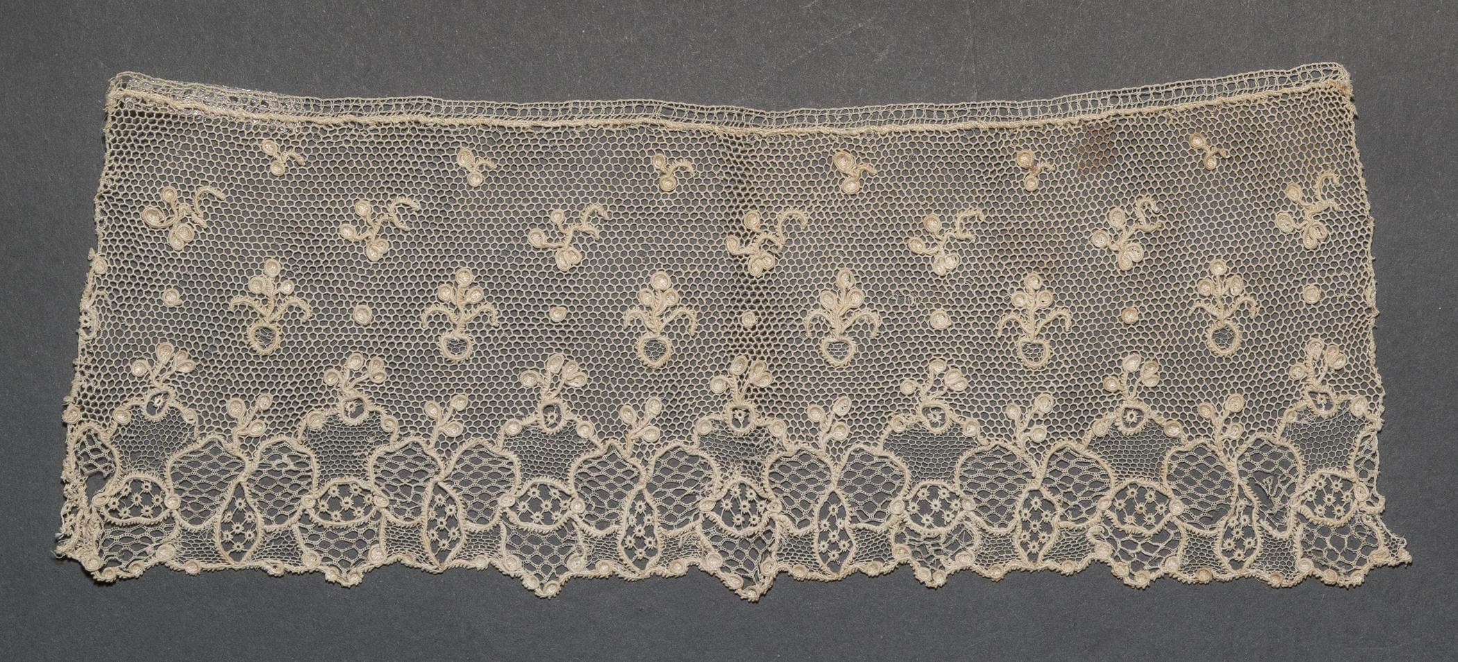 2002.0001.001.103 A Passementerie, overall