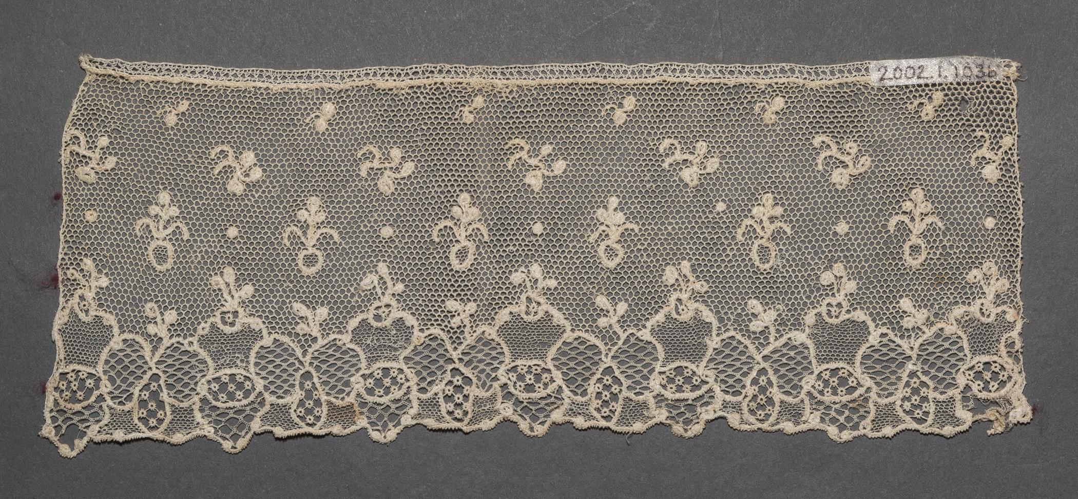 2002.0001.001.103 B Passementerie, overall, reverse