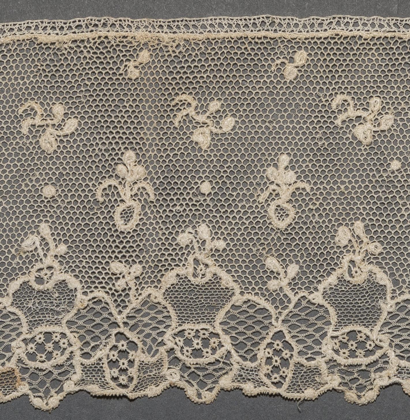 2002.0001.001.103 B Passementerie, detail 1, reverse