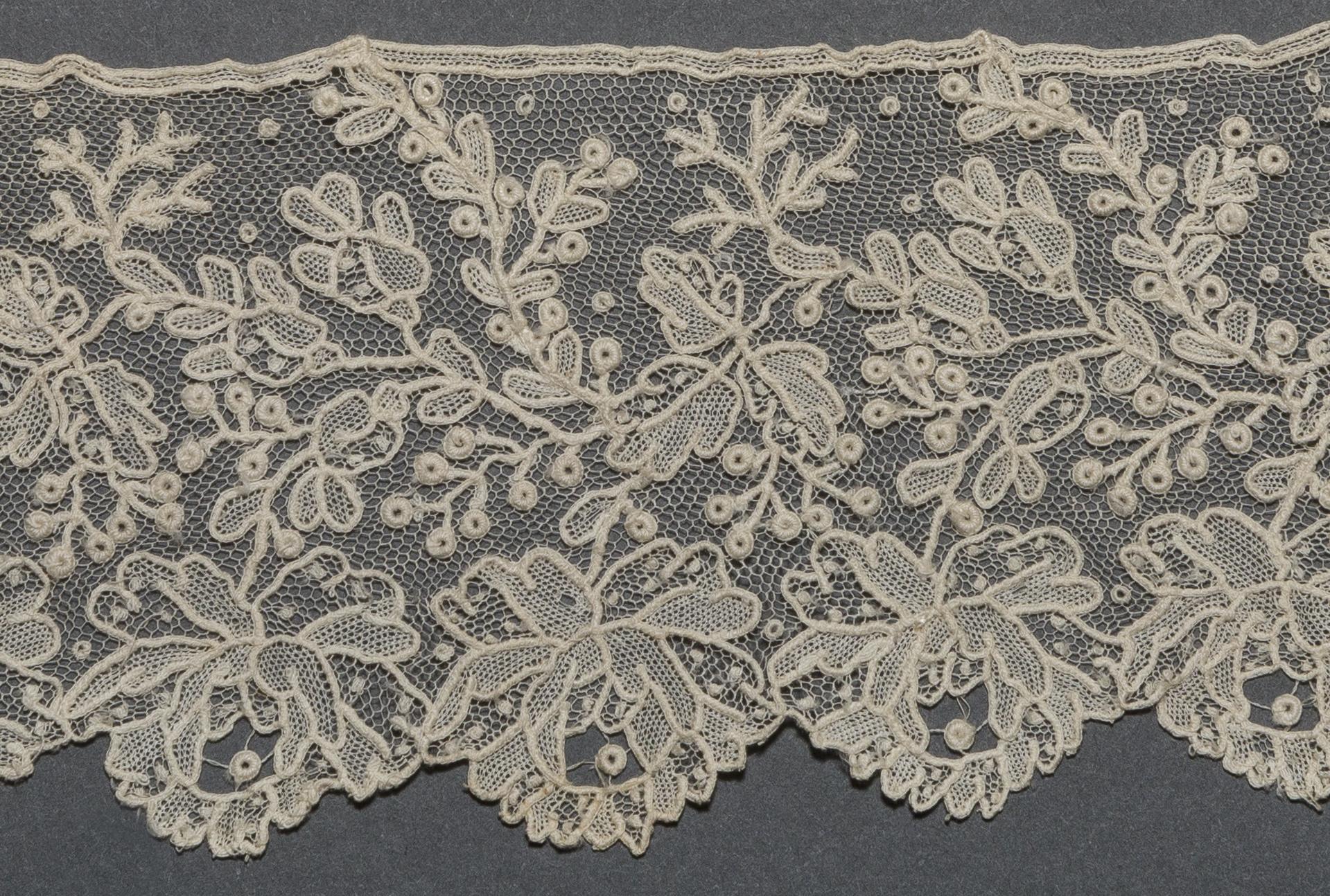 2002.0001.001.104 A Passementerie, detail 1
