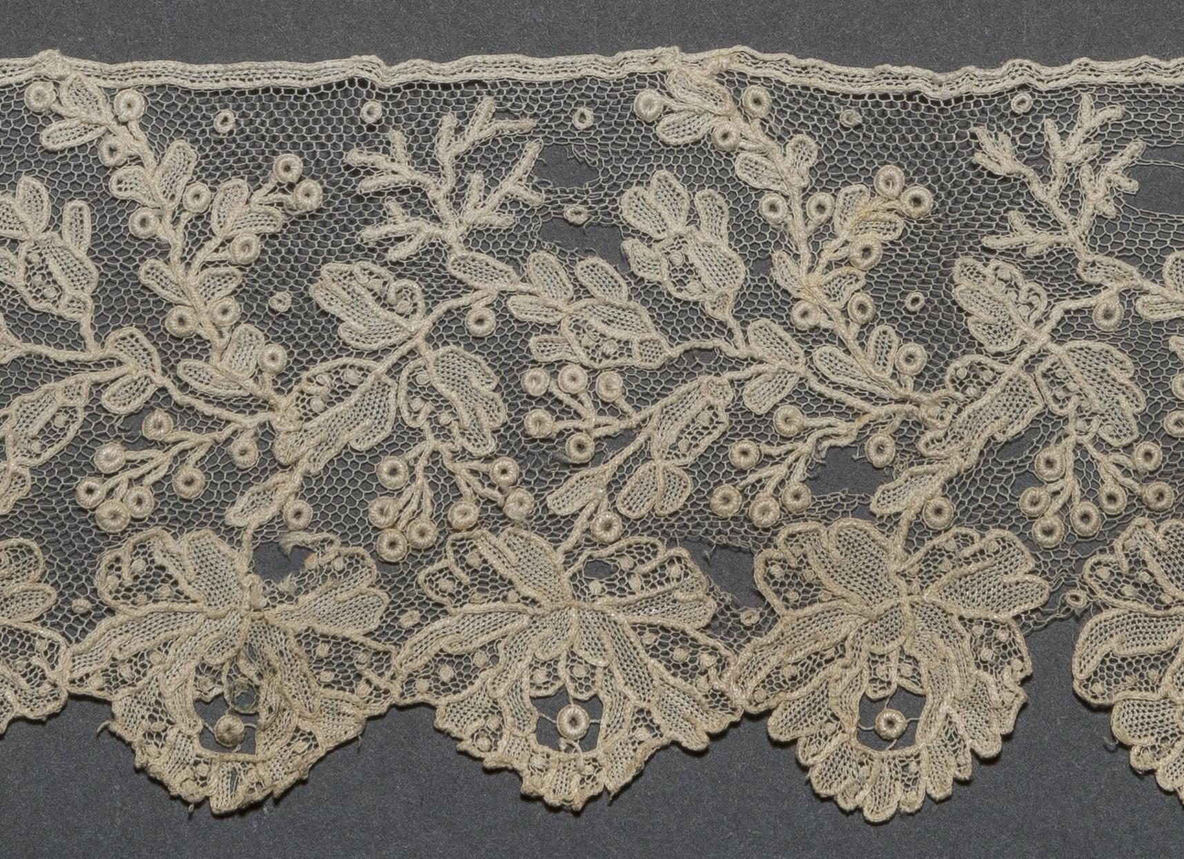 2002.0001.001.104 B Passementerie, detail 1