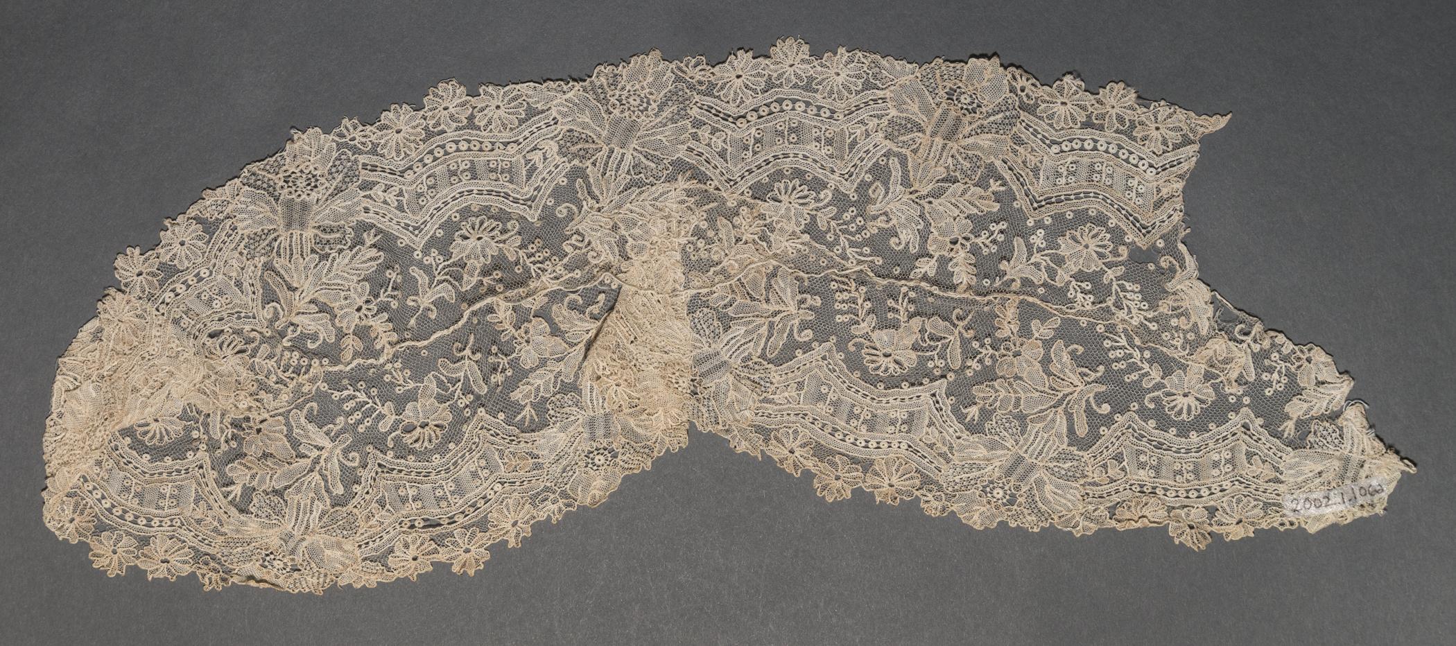 2002.0001.001.106 A Passementerie, side 2