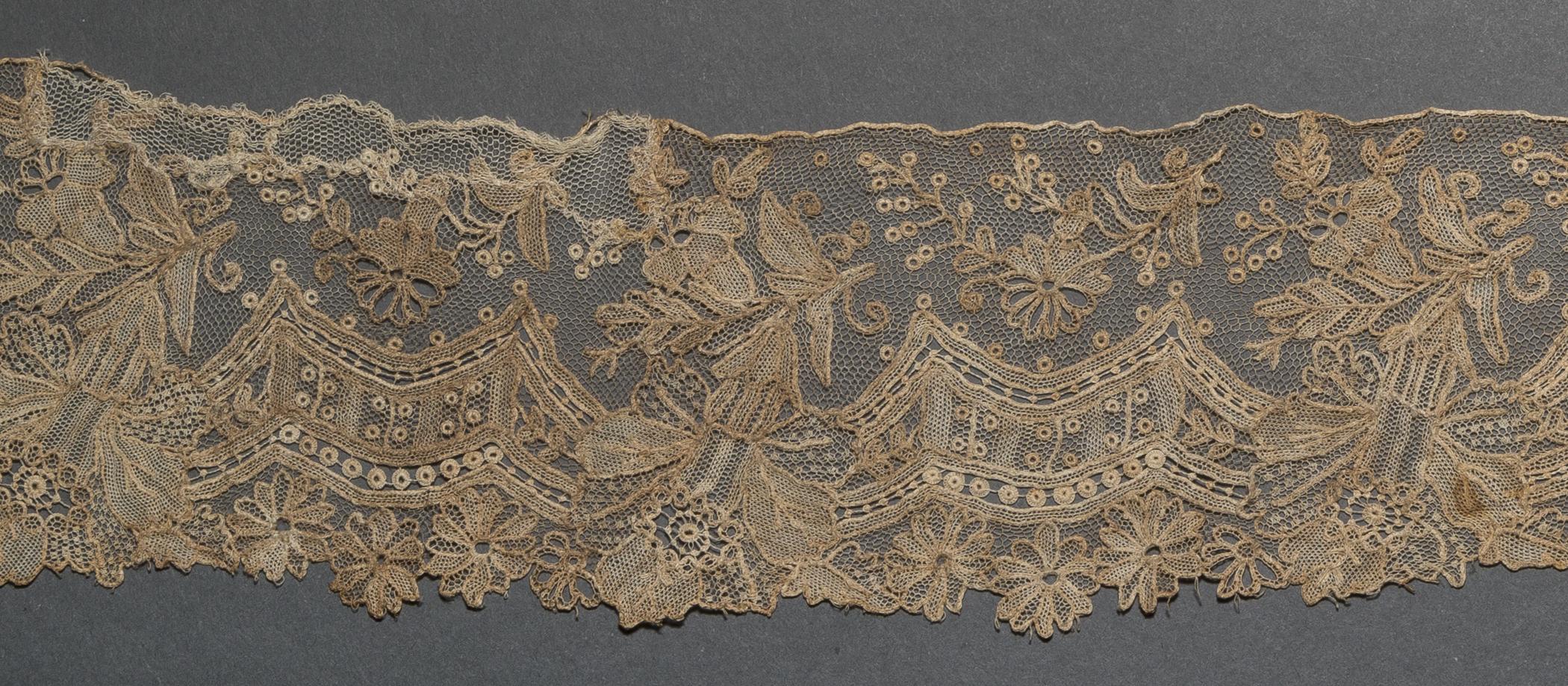 2002.0001.001.106 B Passementerie, detail 1, reverse