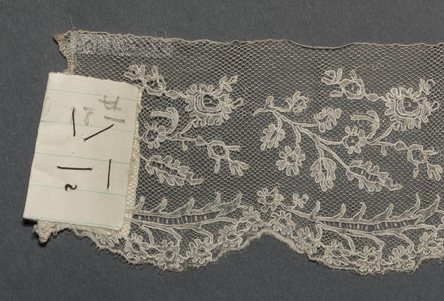 2002.0001.001.108 Passementerie, detail 1