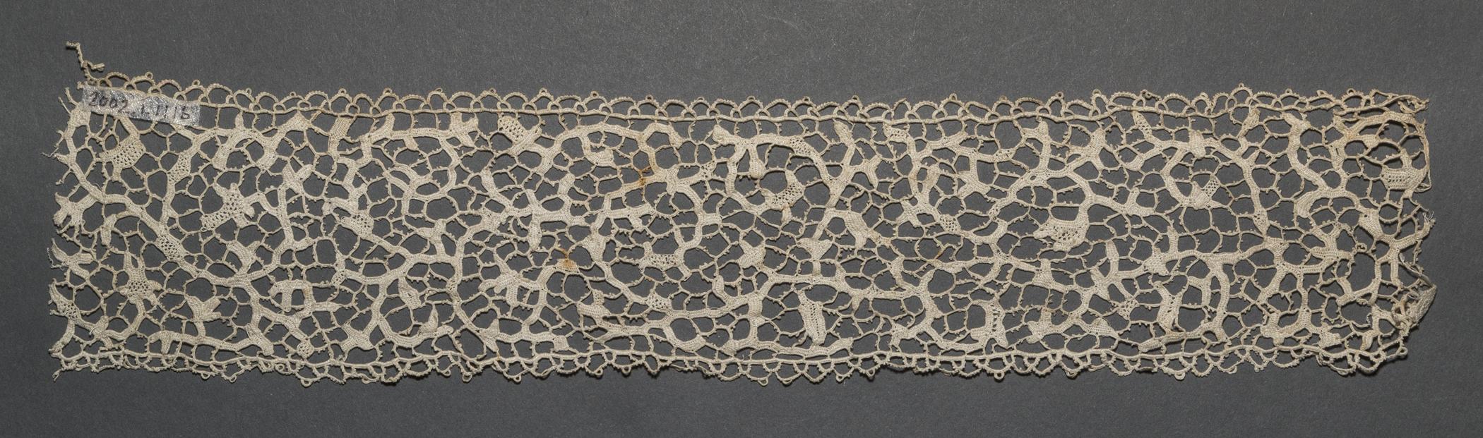 2002.0001.001.111 B Passamenterie, overall, reverse