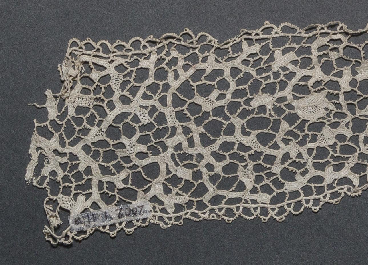 2002.0001.001.111 A Passamenterie, detail 1, reverse