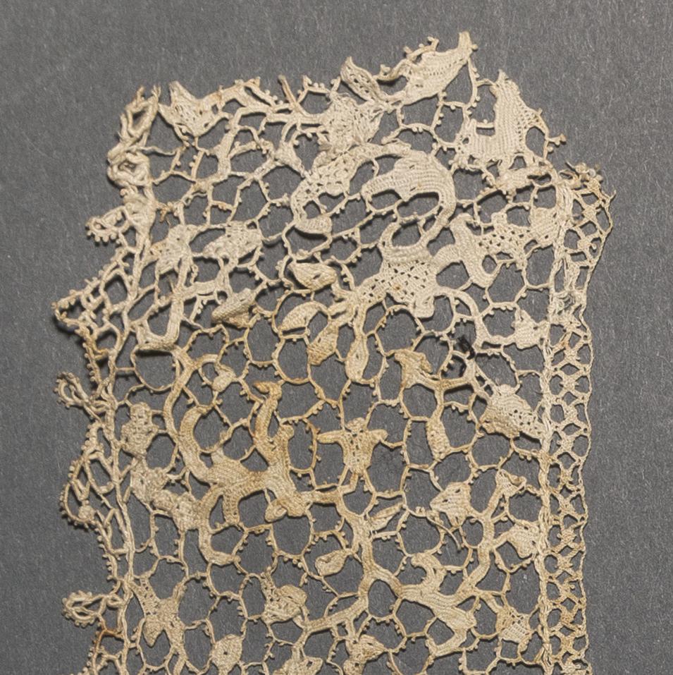 2002.0001.001.113 B Collar, detail 2