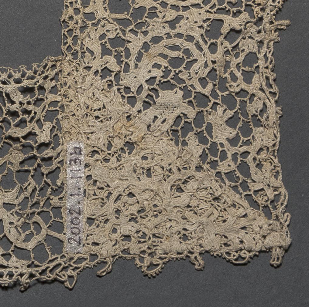 2002.0001.001.113 B Collar, detail 1, reverse