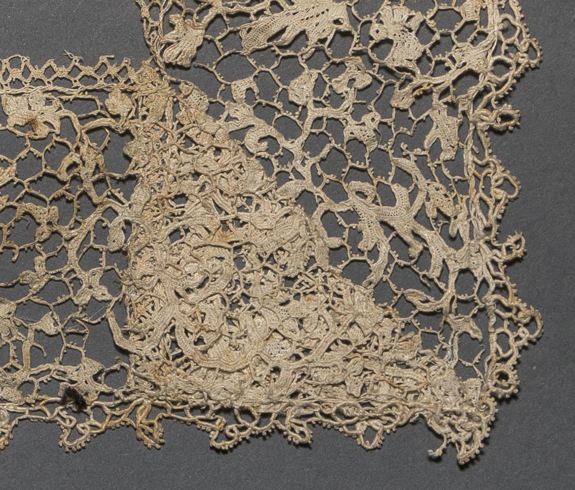 2002.0001.001.113 A Collar, detail 1