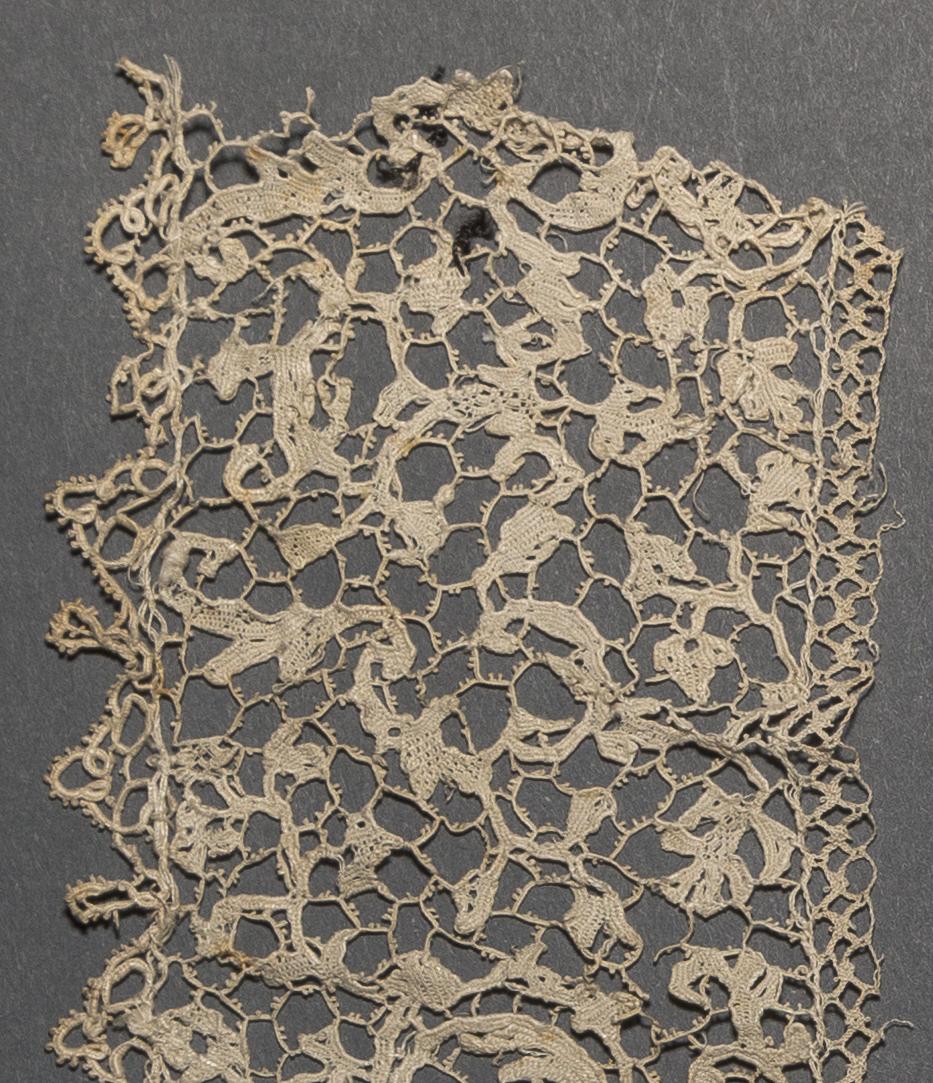 2002.0001.001.113 A Collar, detail 2, reverse