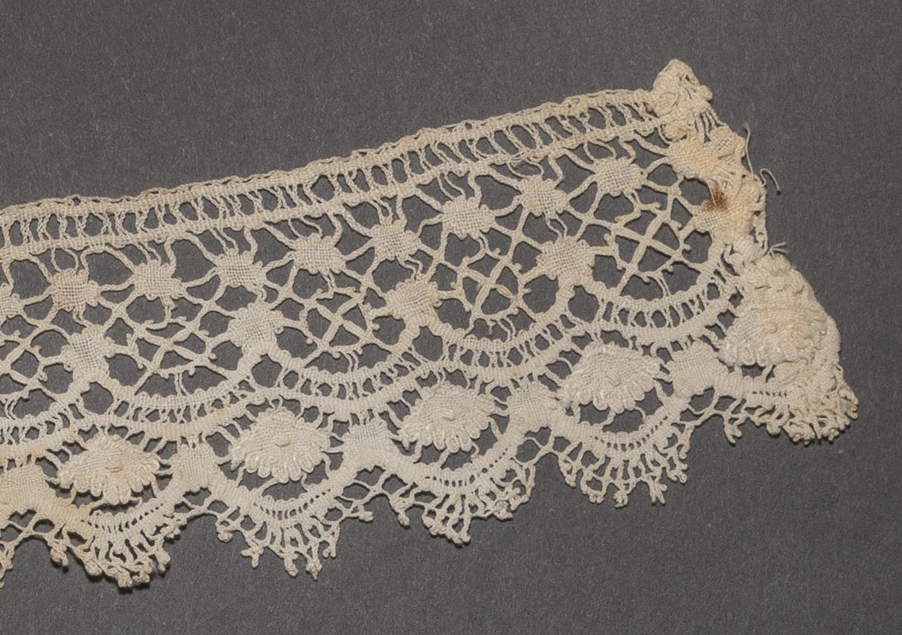 2002.0001.001.114 Passementerie, detail 2