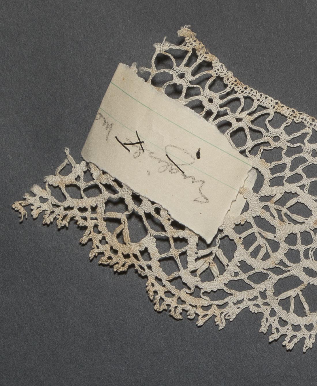 2002.0001.001.115 Passementerie, detail 2, reverse