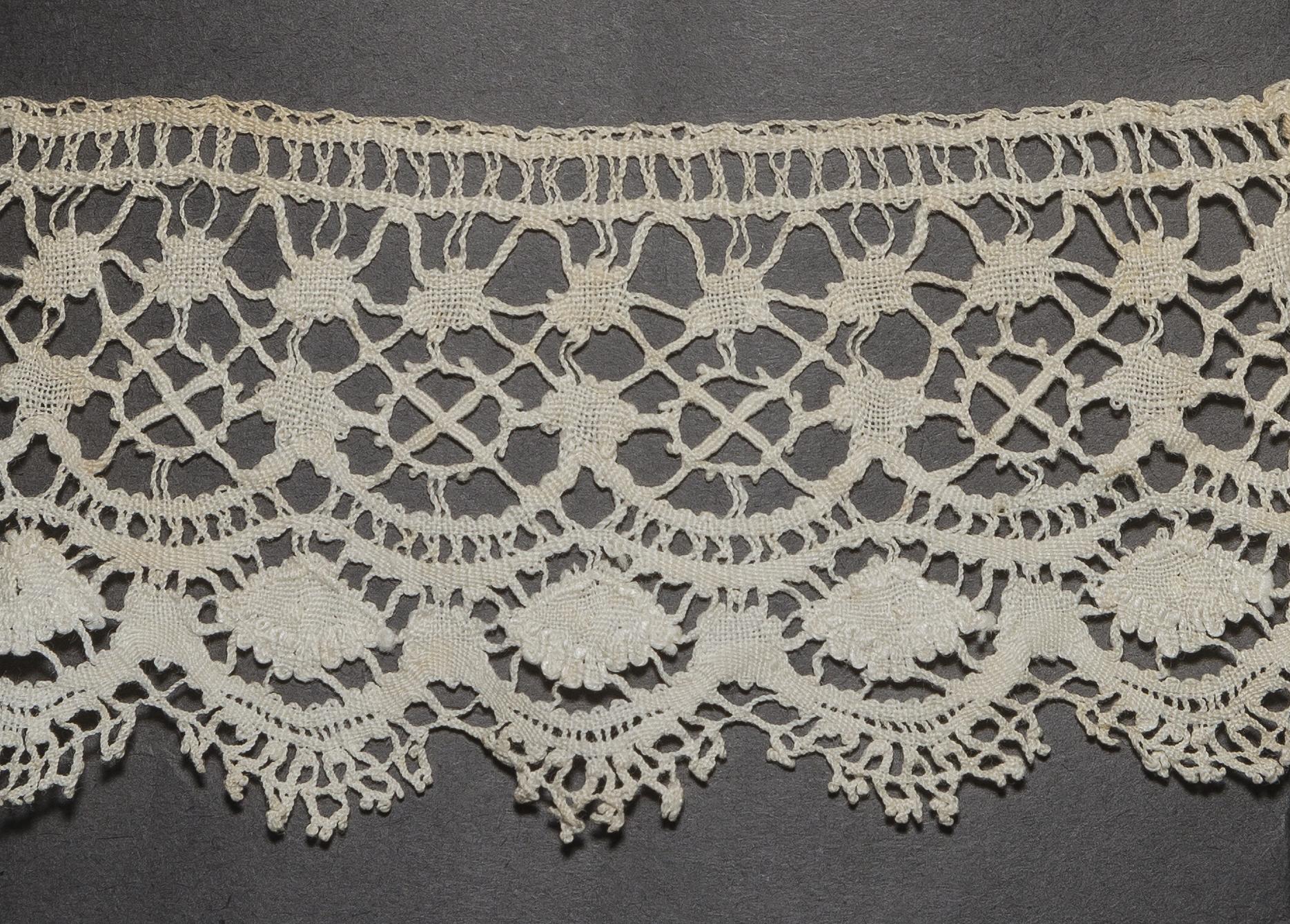 2002.0001.001.117 B Cuff, detail 1, reverse