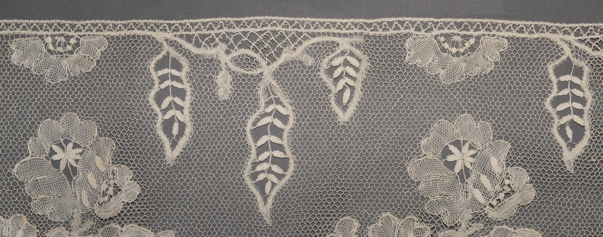 2002.0001.001.118 Bed hanging, detail 2