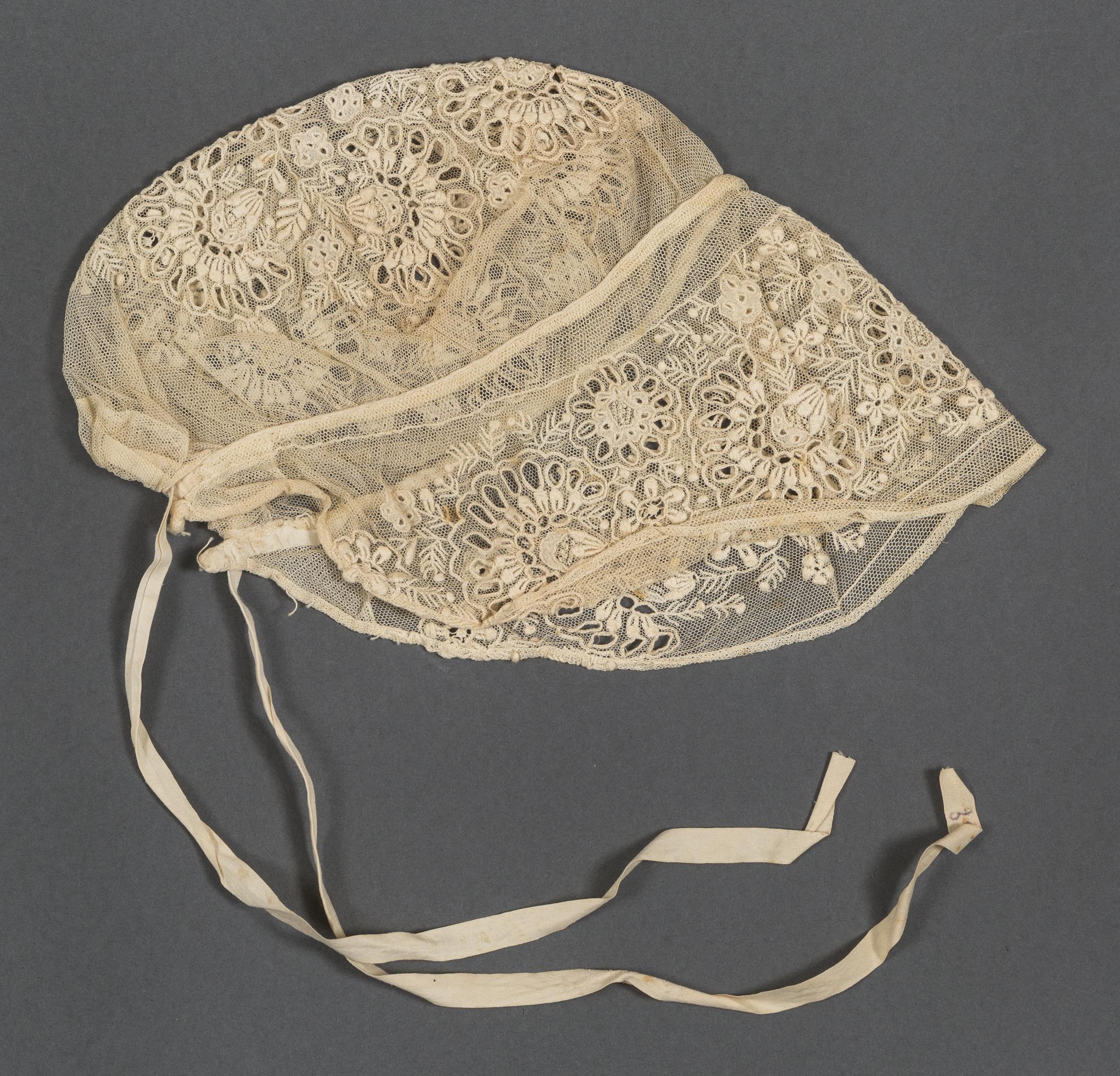 2002.0001.001.121 Bonnet, overall, side 2