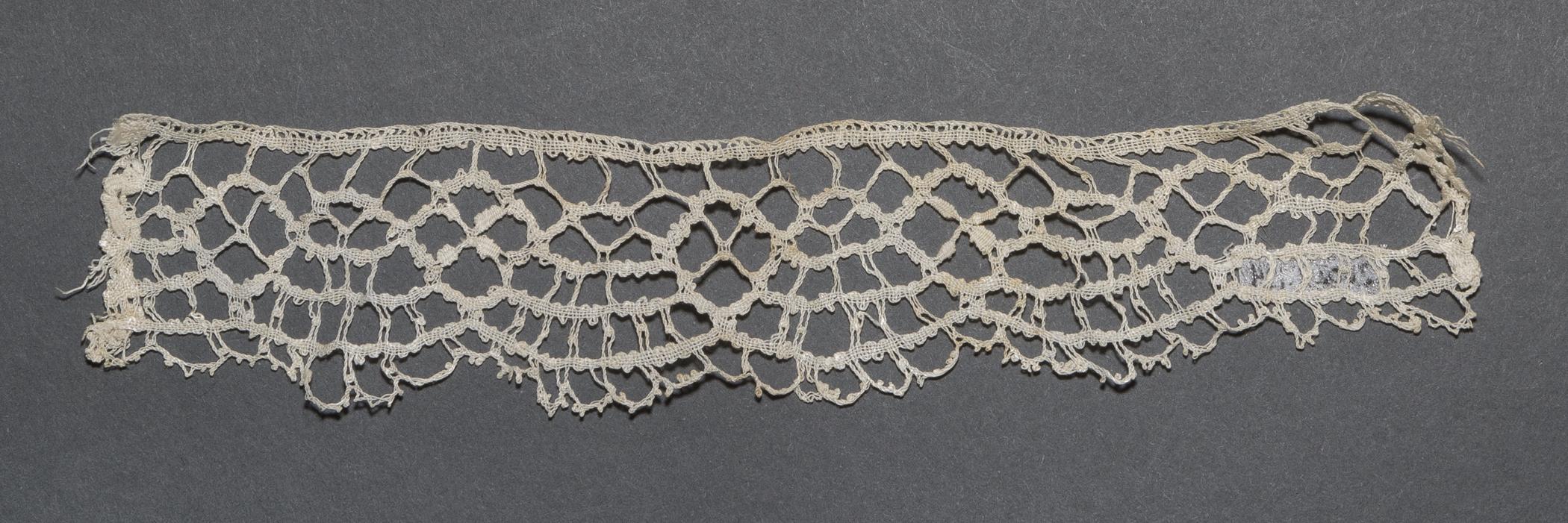 2002.0001.001.124 Passementerie, overall