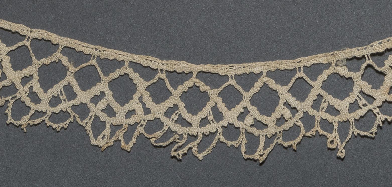 2002.0001.001.125 Passementerie, detail 1, reverse