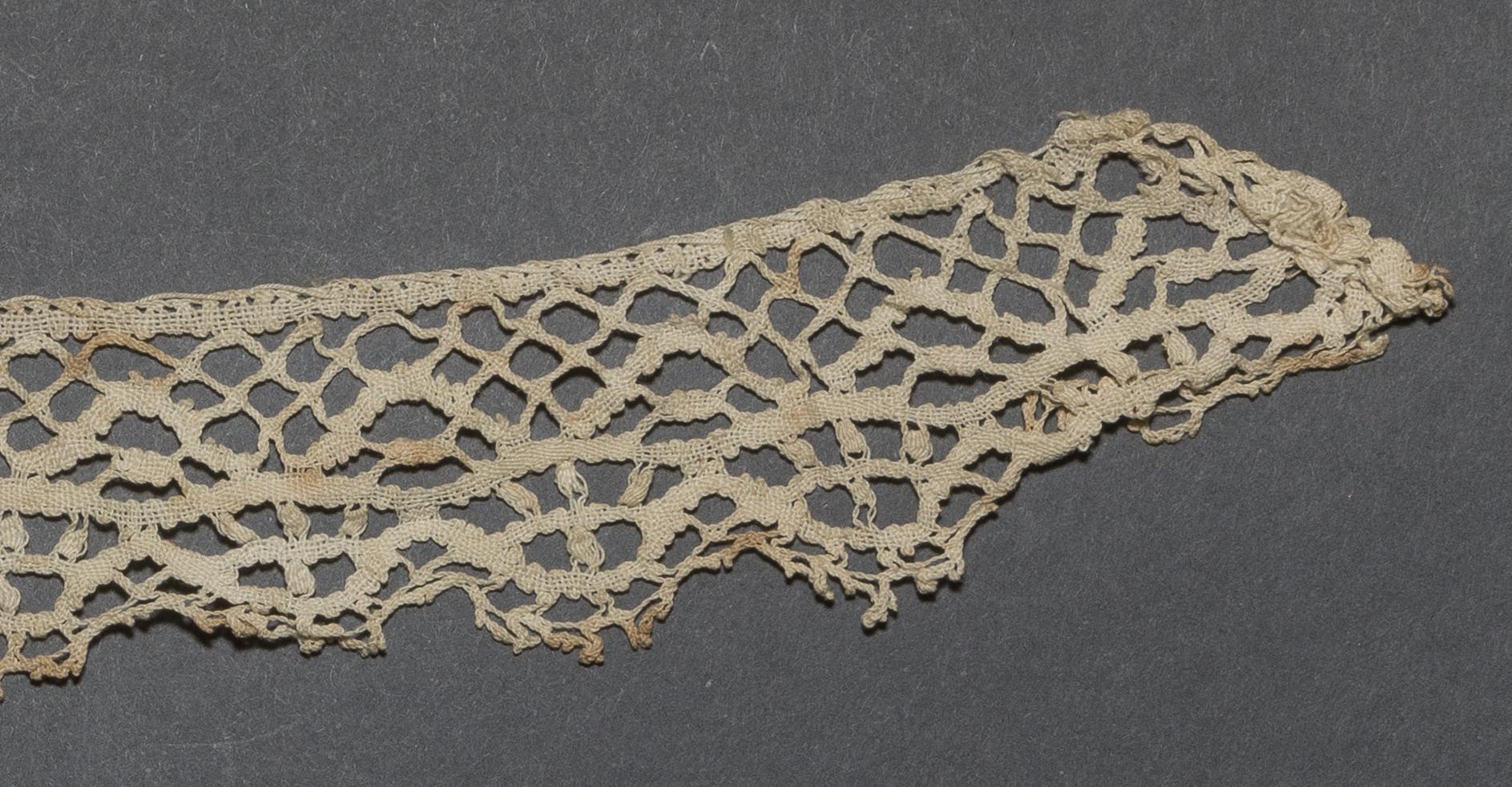 2002.0001.001.127 Passementerie, detail 1